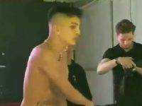 Abi Talent a lovit cu microfonul un fan la concertul din Bacau
